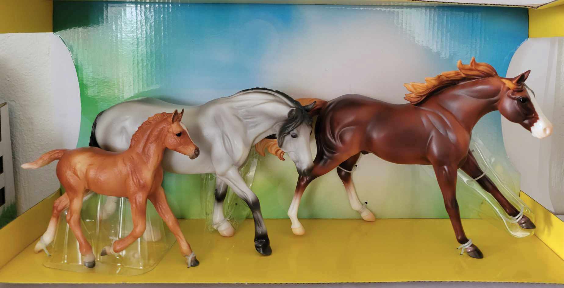 Playful Pony Family | BreyerHorseRef